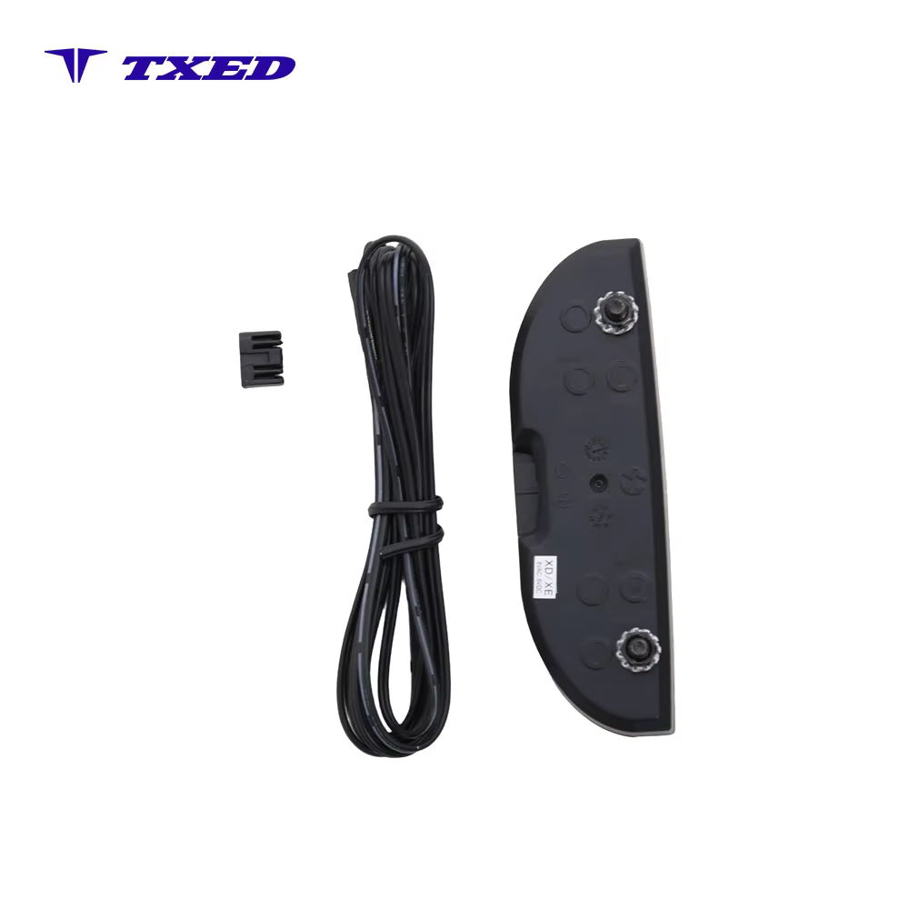 6V IPX4 Waterproof Bicycle Rear Power Light with LED Switch PC Material 2m Wire 80mm Hole Distance detail image 4