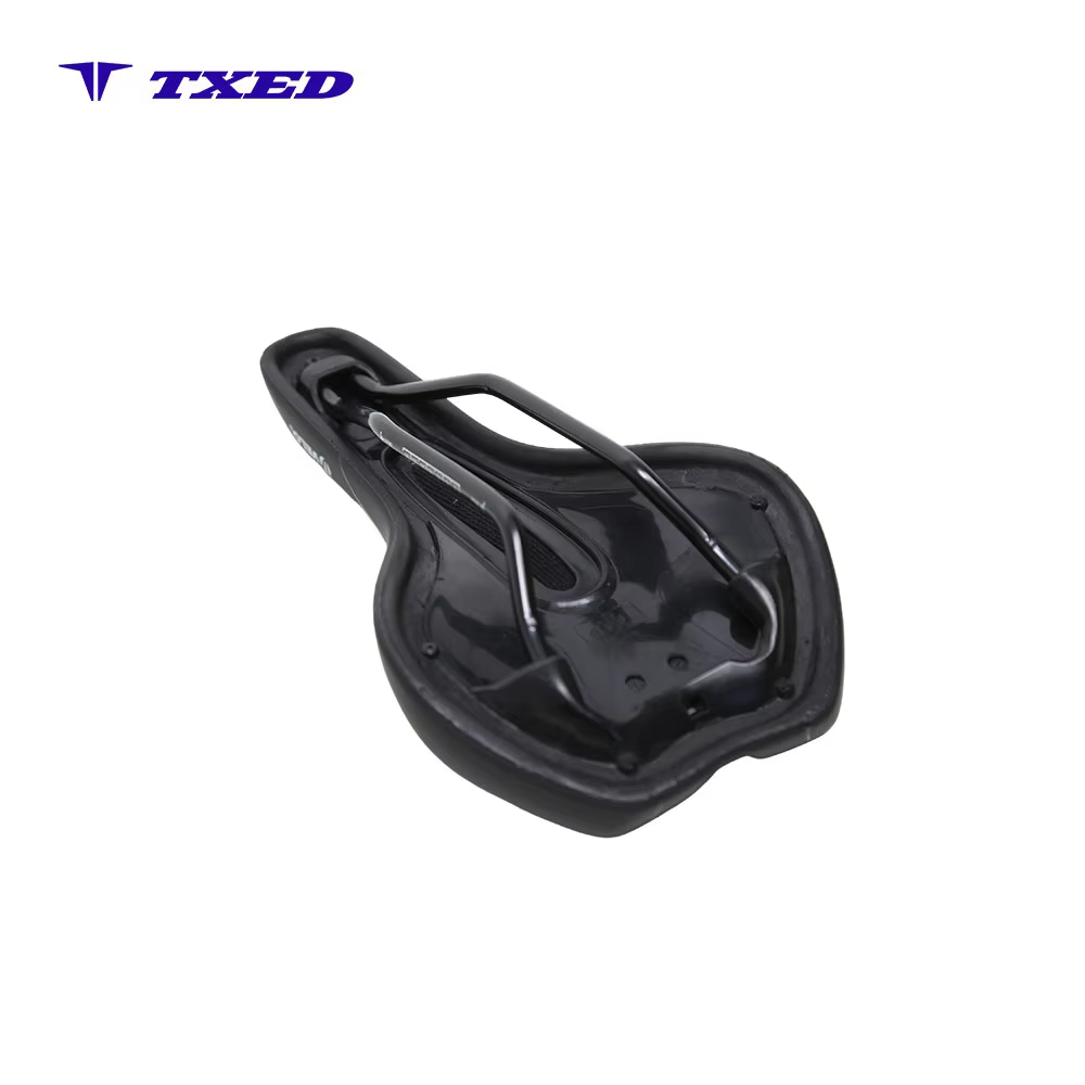 High Visibility Durable Leather Simple Style Ventilation High Rebound Foaming Road Bicycle Saddle detail image 2