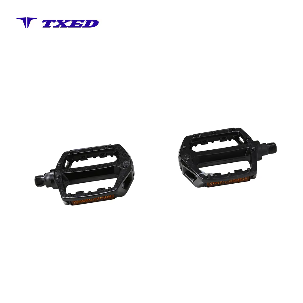 Ultralight Flat BMX Mountain Bike Pedals Aluminum Sealed-Bearing Steel Spindle Anti-slip Footboard Safety Durable Cycling Bike detail image 3